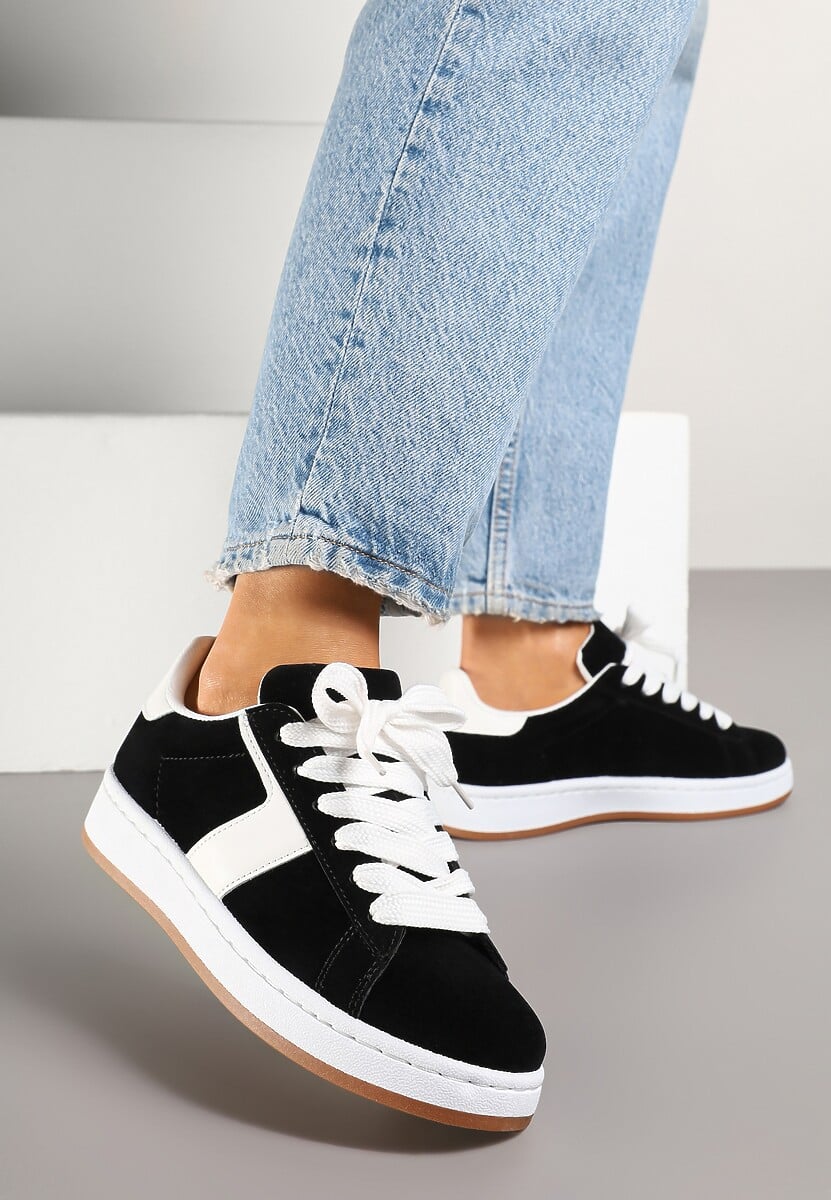 Baskets bicolores basiques à lacets