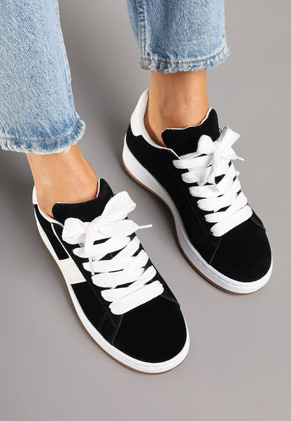 Baskets bicolores basiques à lacets