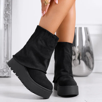 Bottines en daim à revers et talon compensé