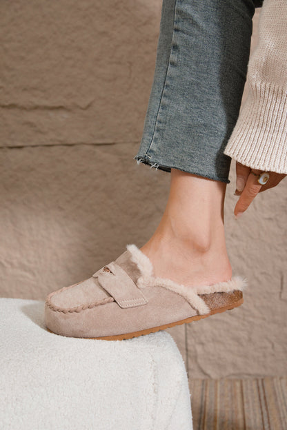 Sabots fourrées en daim