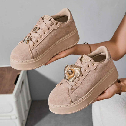 Basket de sport à plateforme et lacets