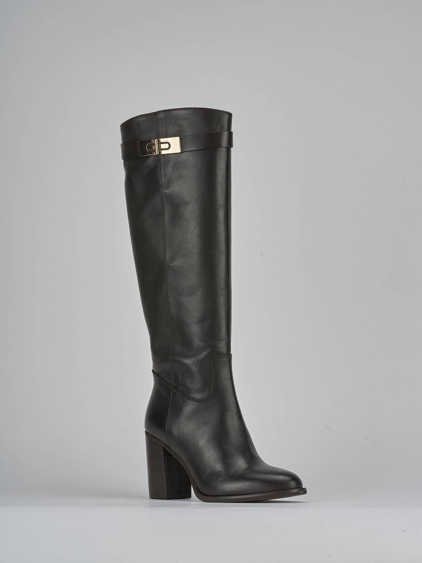 Bottes à talons hauts décorées d'appliqués