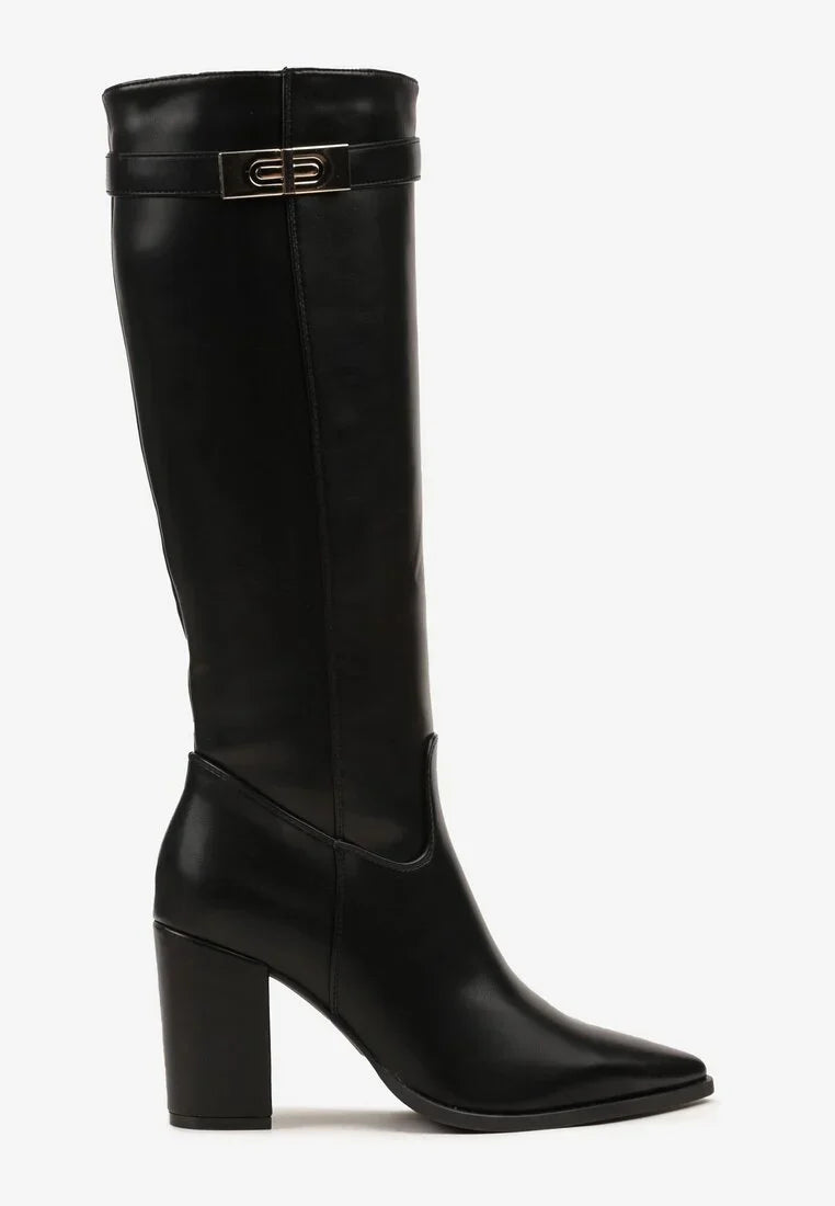 Bottes à talons hauts décorées d'appliqués