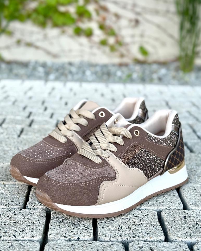 Baskets basses pour femmes en noir