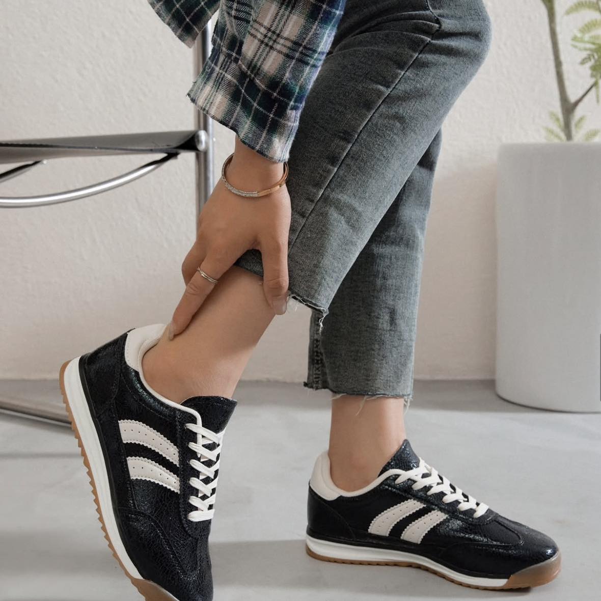 Baskets au design rétro avec une touche mode assumée