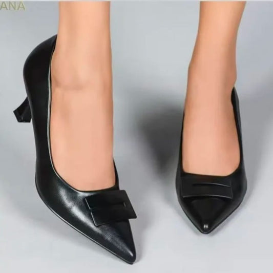 Escarpins pour femmes avec bout pointu et talon aiguille