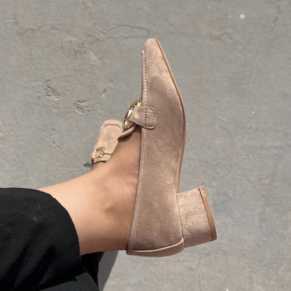 Escarpin à boucle en daim