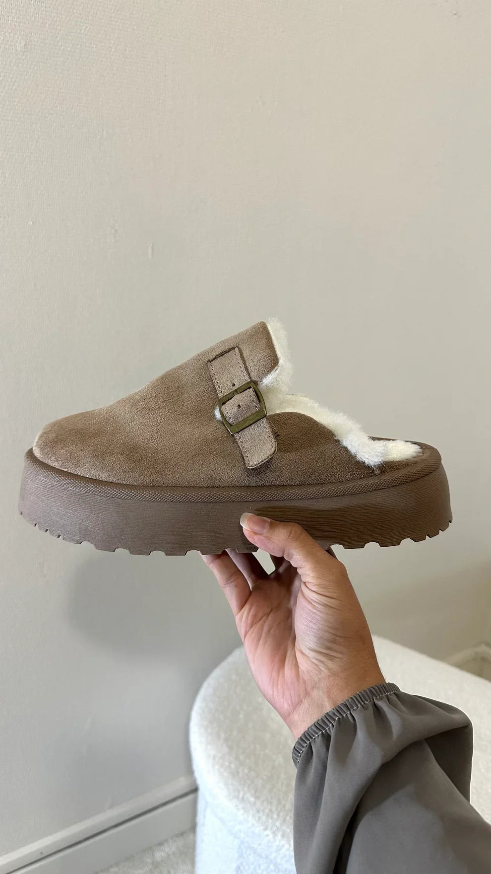 Sabot à plateforme en fourrure douce