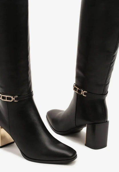 Bottines  avec applications décoratives sur la tige