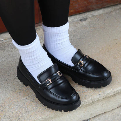 Mocassins femme avec détail doré et semelle crantée épaisse