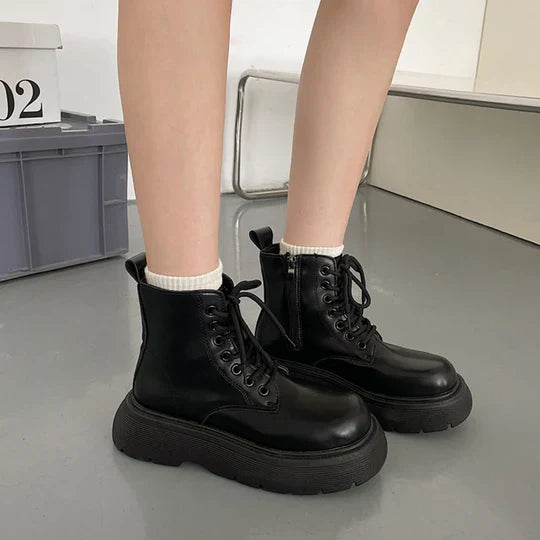 Bottines en cuir à semelle épaisse pour femme