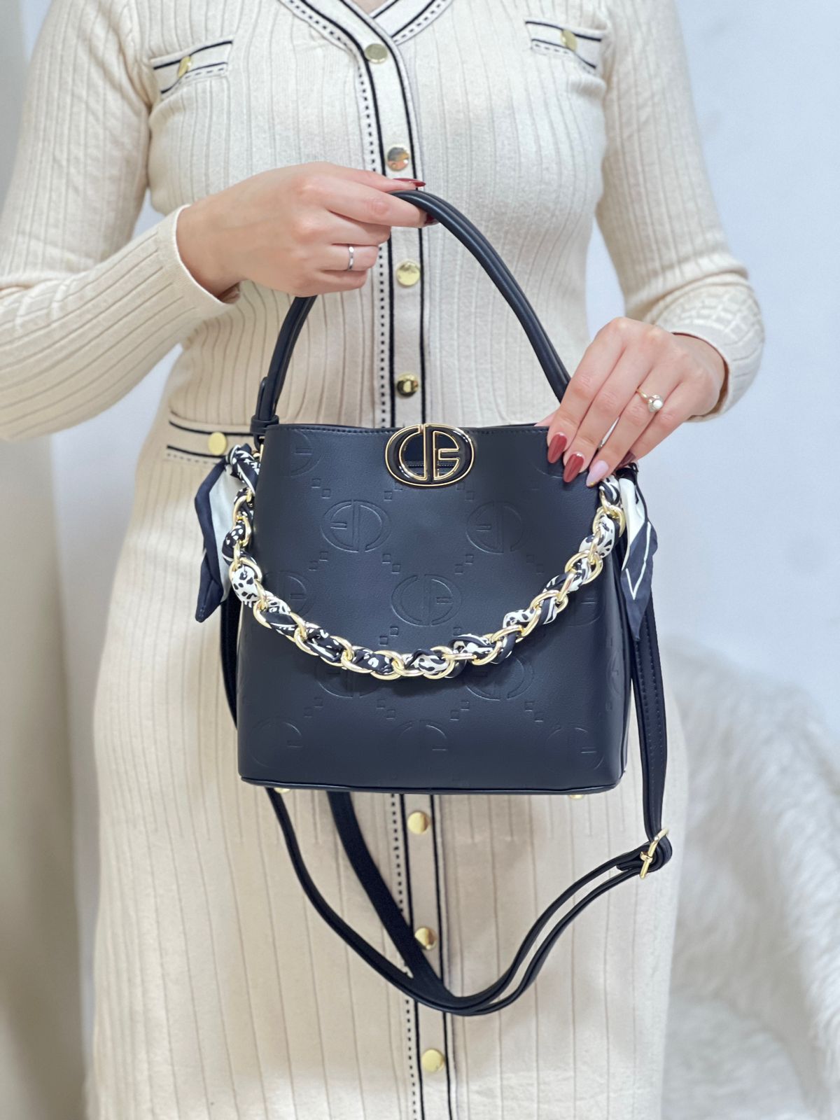 Sac sceau chaine foulard noir