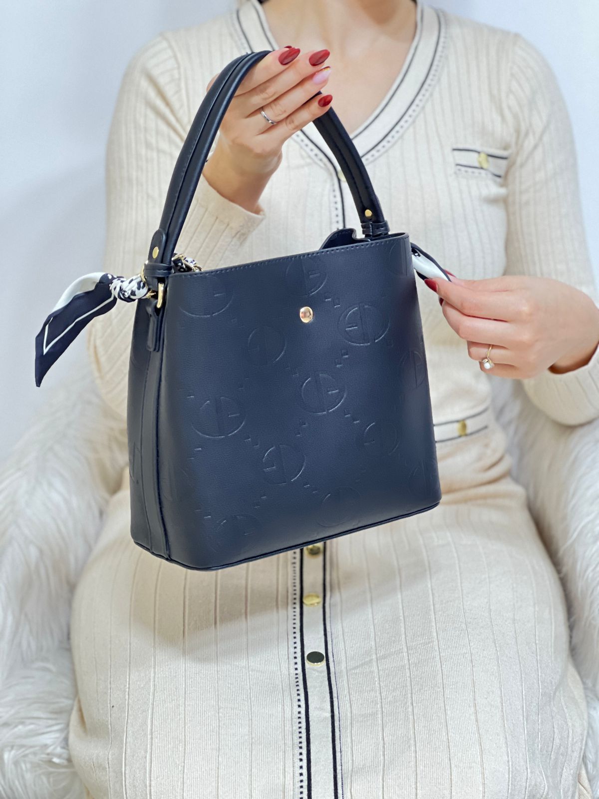 Sac sceau chaine foulard noir