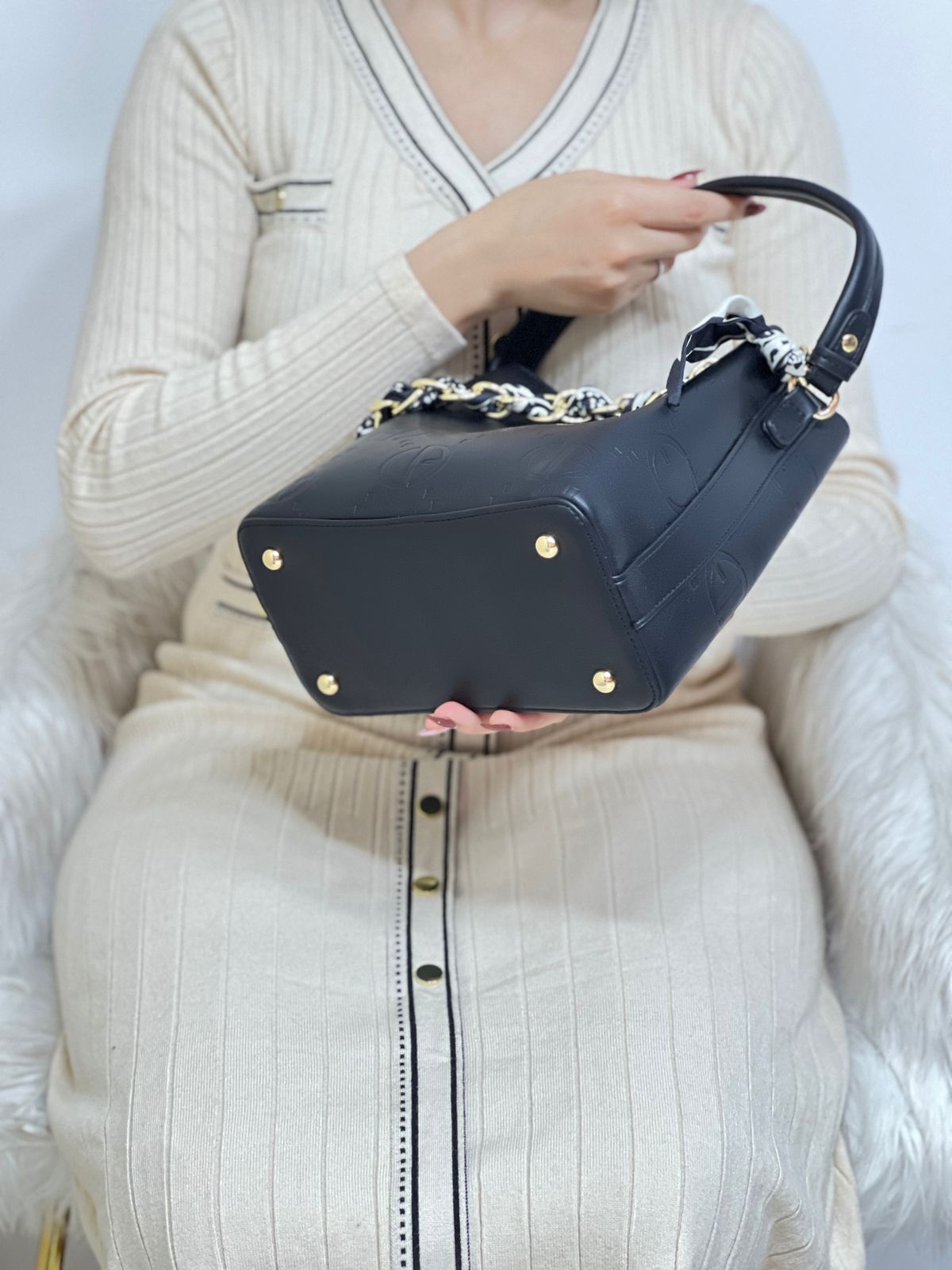 Sac sceau chaine foulard noir