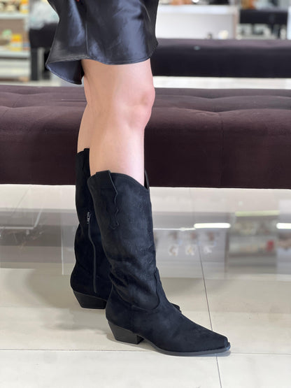 bottes cowboy mi-mollet en faux suède brodé