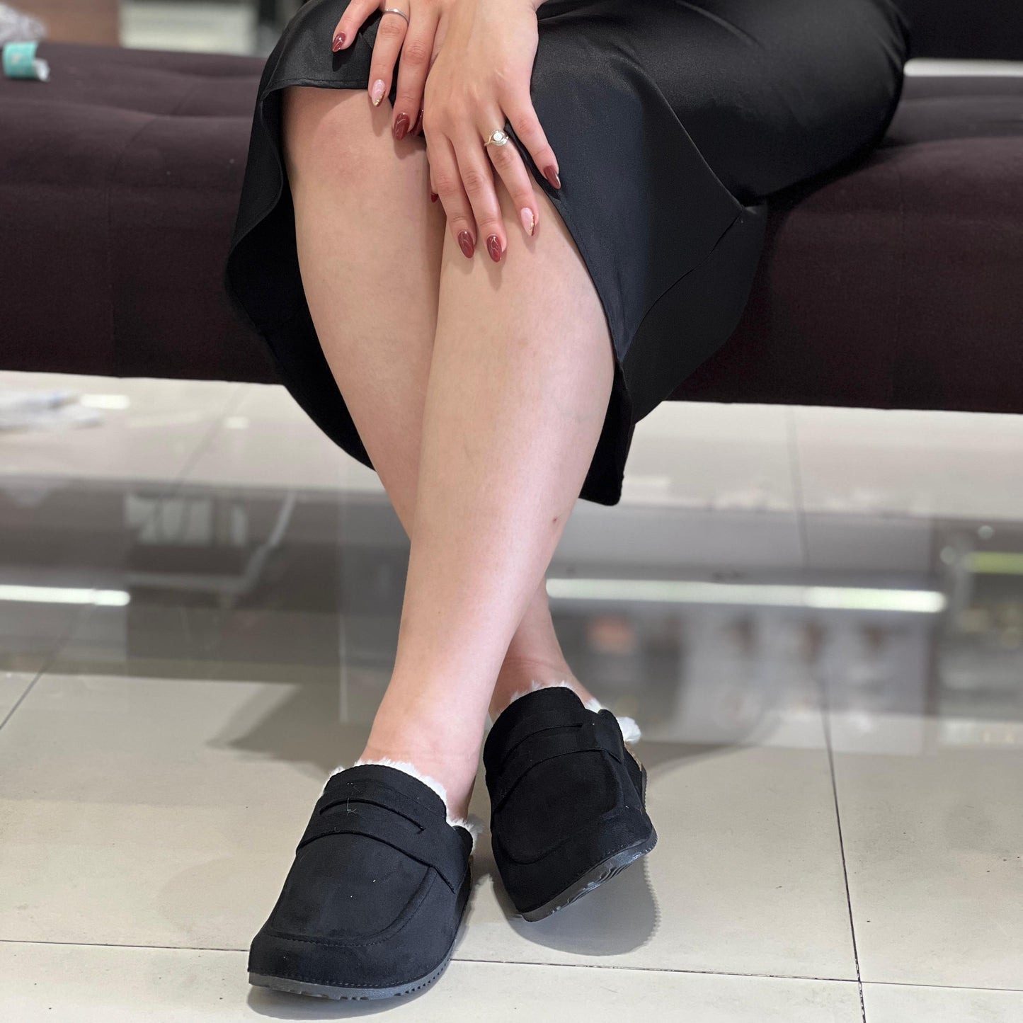 Sabot en simili-suède  avec semelle en liège ,bordure en fourrur