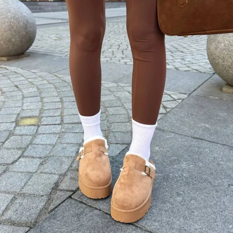 Sabot à plateforme en fourrure douce