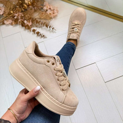 Baskets à lacets tellement confortables