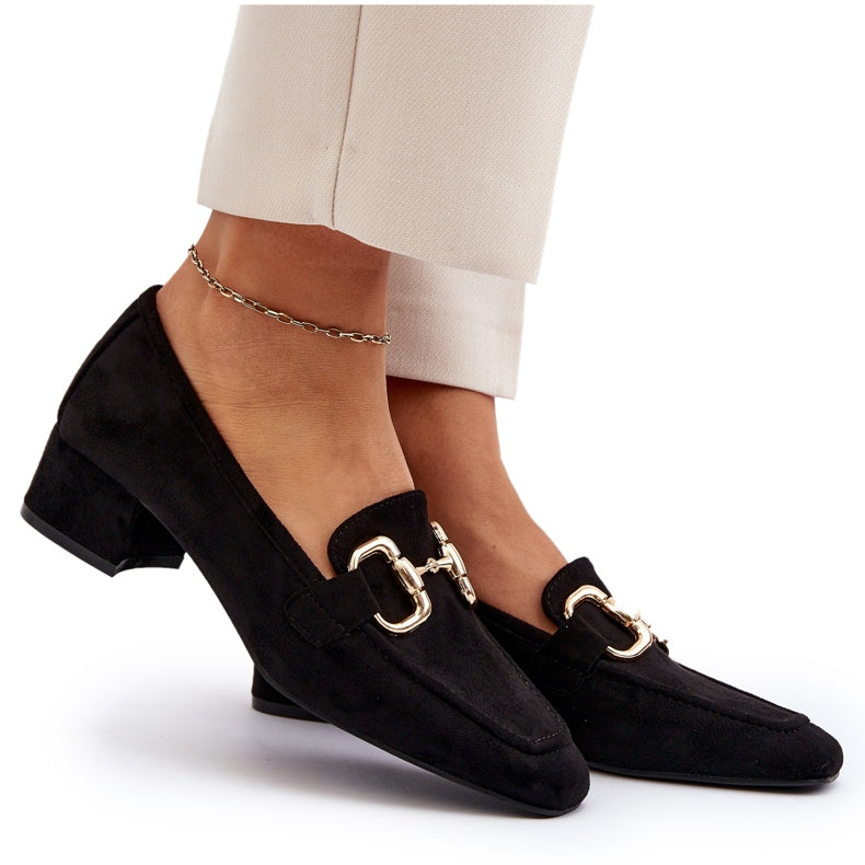 Escarpin à boucle en daim