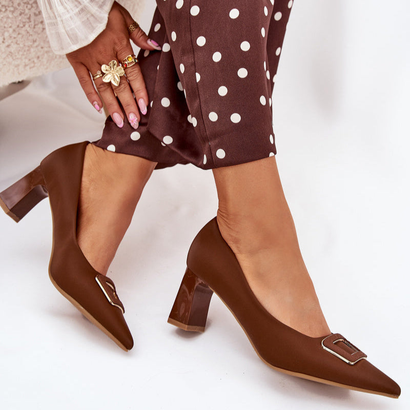 Escarpins avec boucle décorative