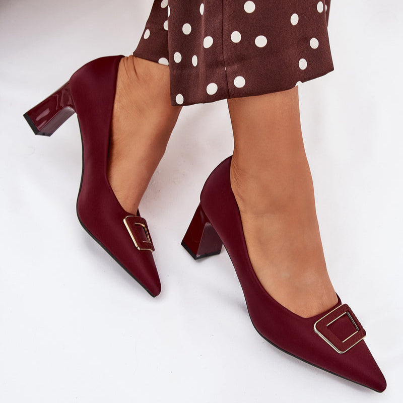 Escarpins avec boucle décorative