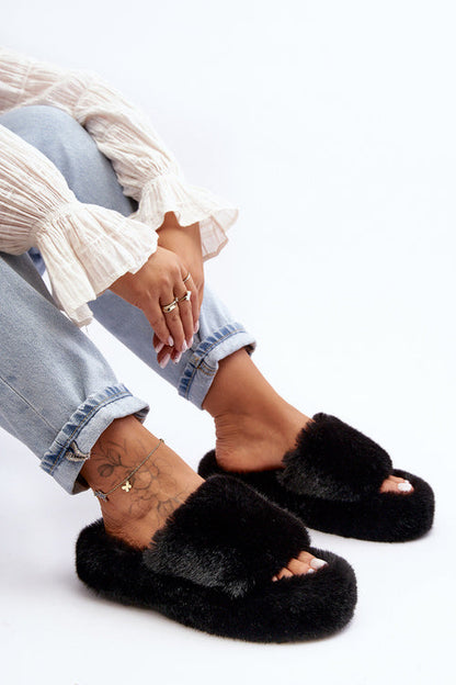 Chaussons plats beiges avec fourrure