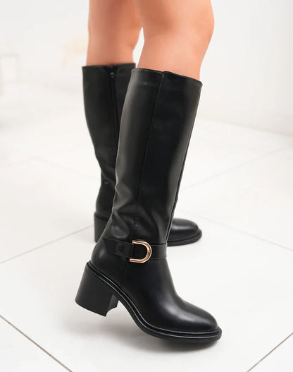 Bottes noires à talons hauts avec bride à boucle