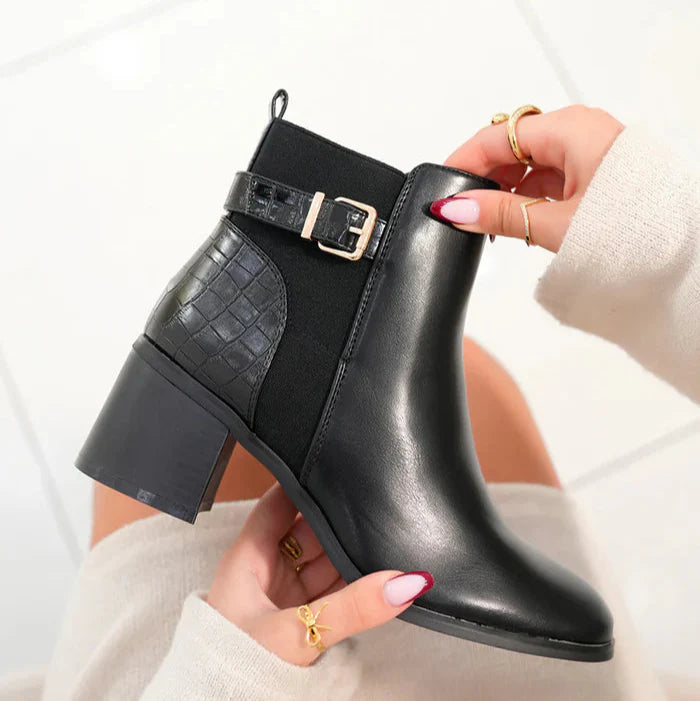 bottines à talon noires bi-matières à sangle dorée