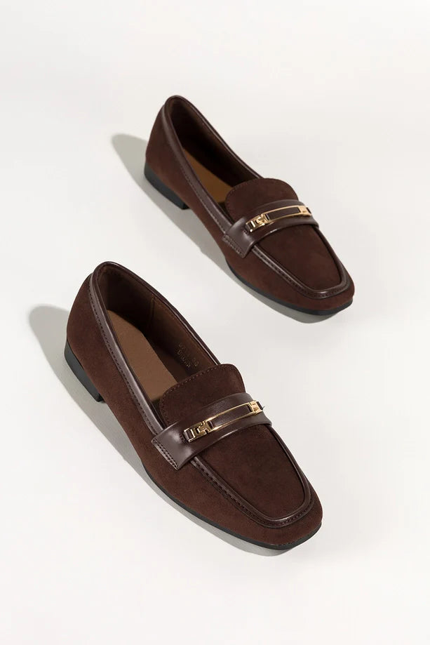 Mocassins en daim avec boucle discrète