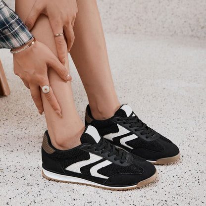 Baskets en tissu avec détails dorés et semelle en caoutchouc