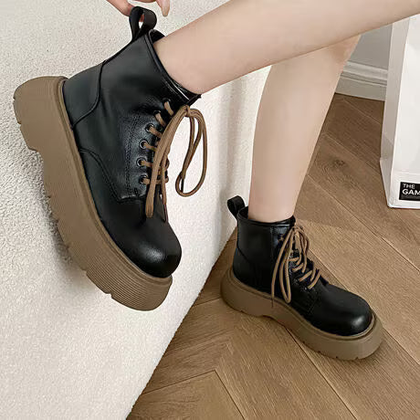 Bottines en cuir à semelle épaisse pour femme